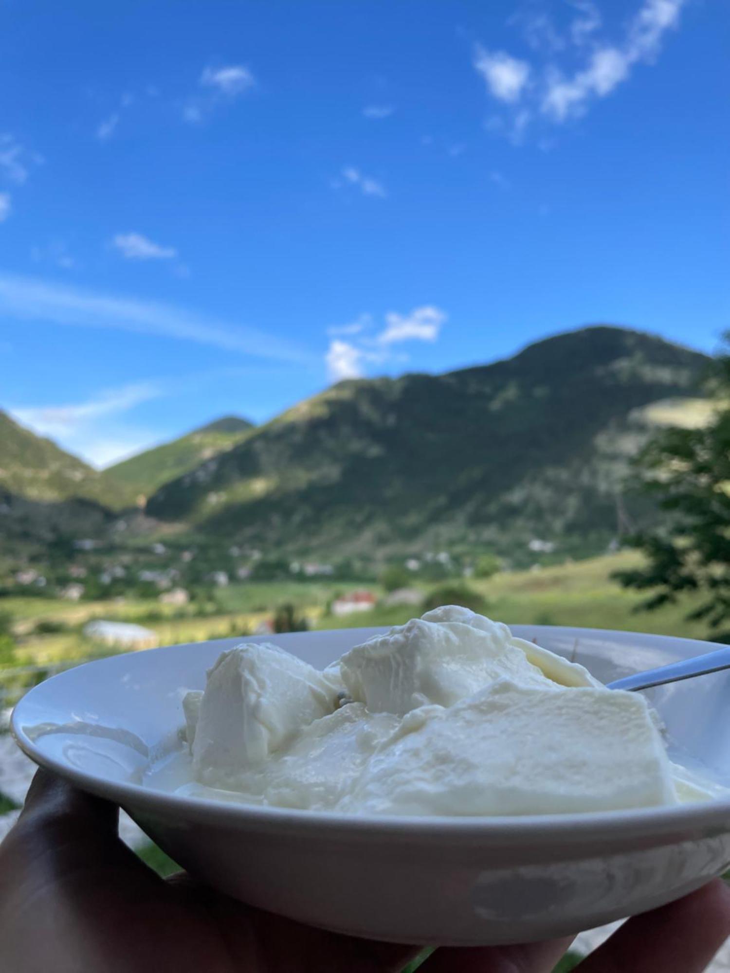 Lura Hotel Fushe-Lure Esterno foto