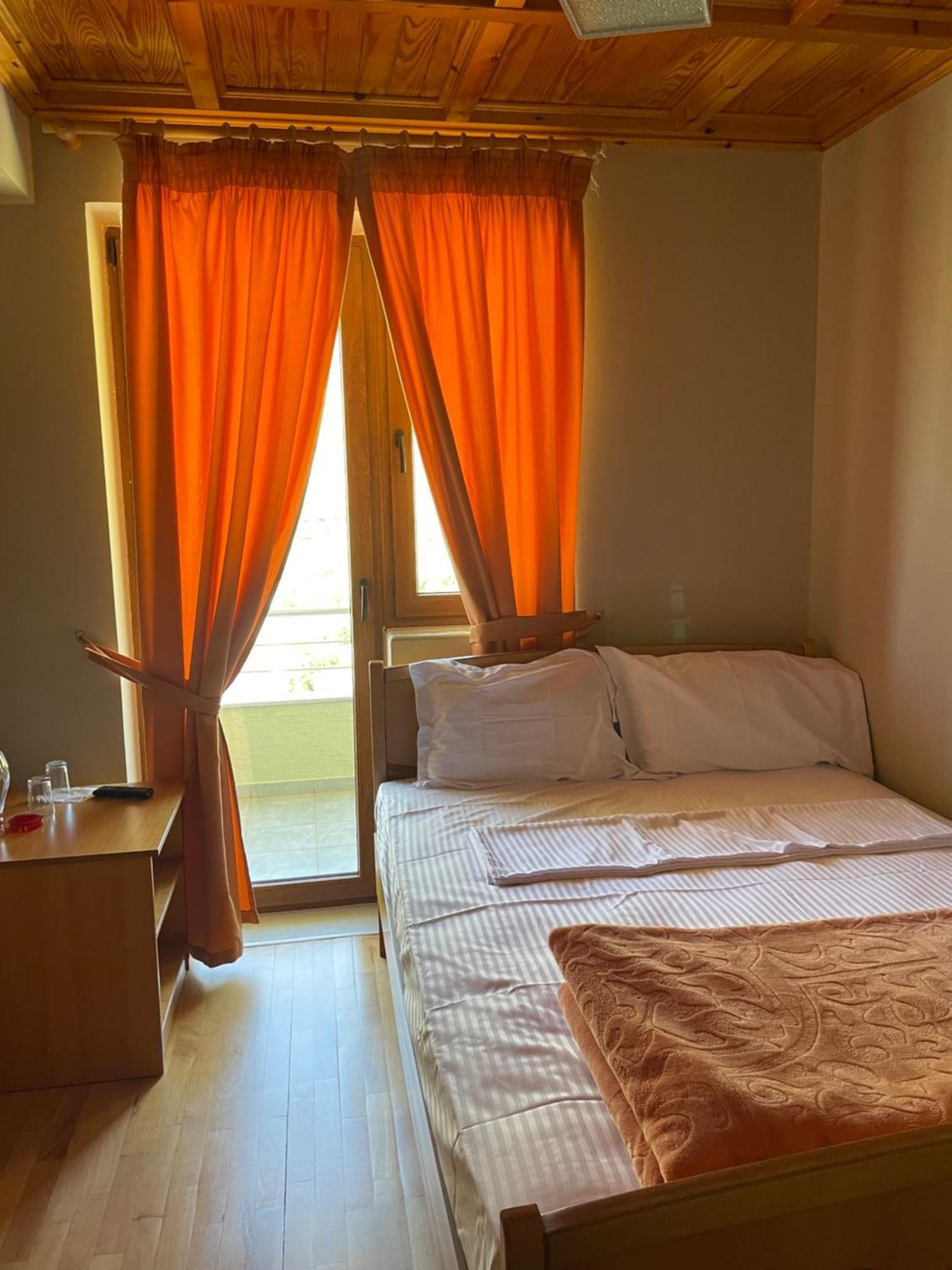Lura Hotel Fushe-Lure Esterno foto