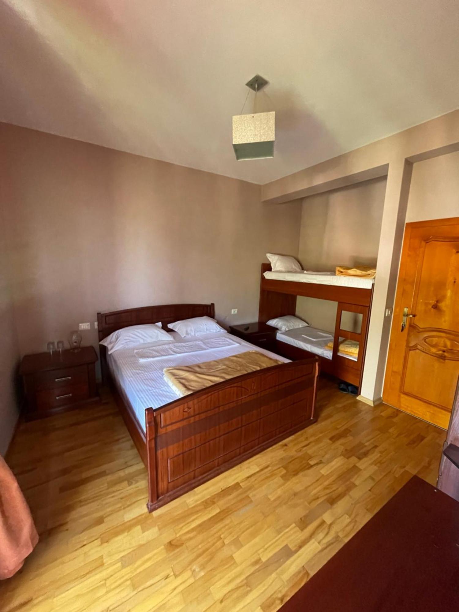 Lura Hotel Fushe-Lure Esterno foto