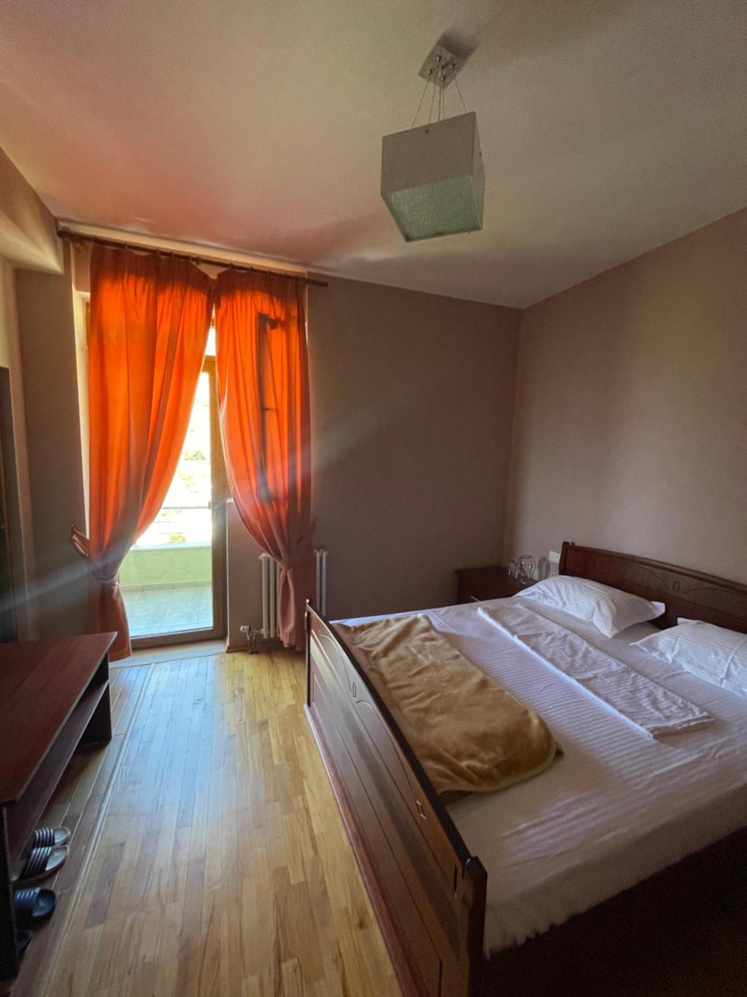 Lura Hotel Fushe-Lure Esterno foto