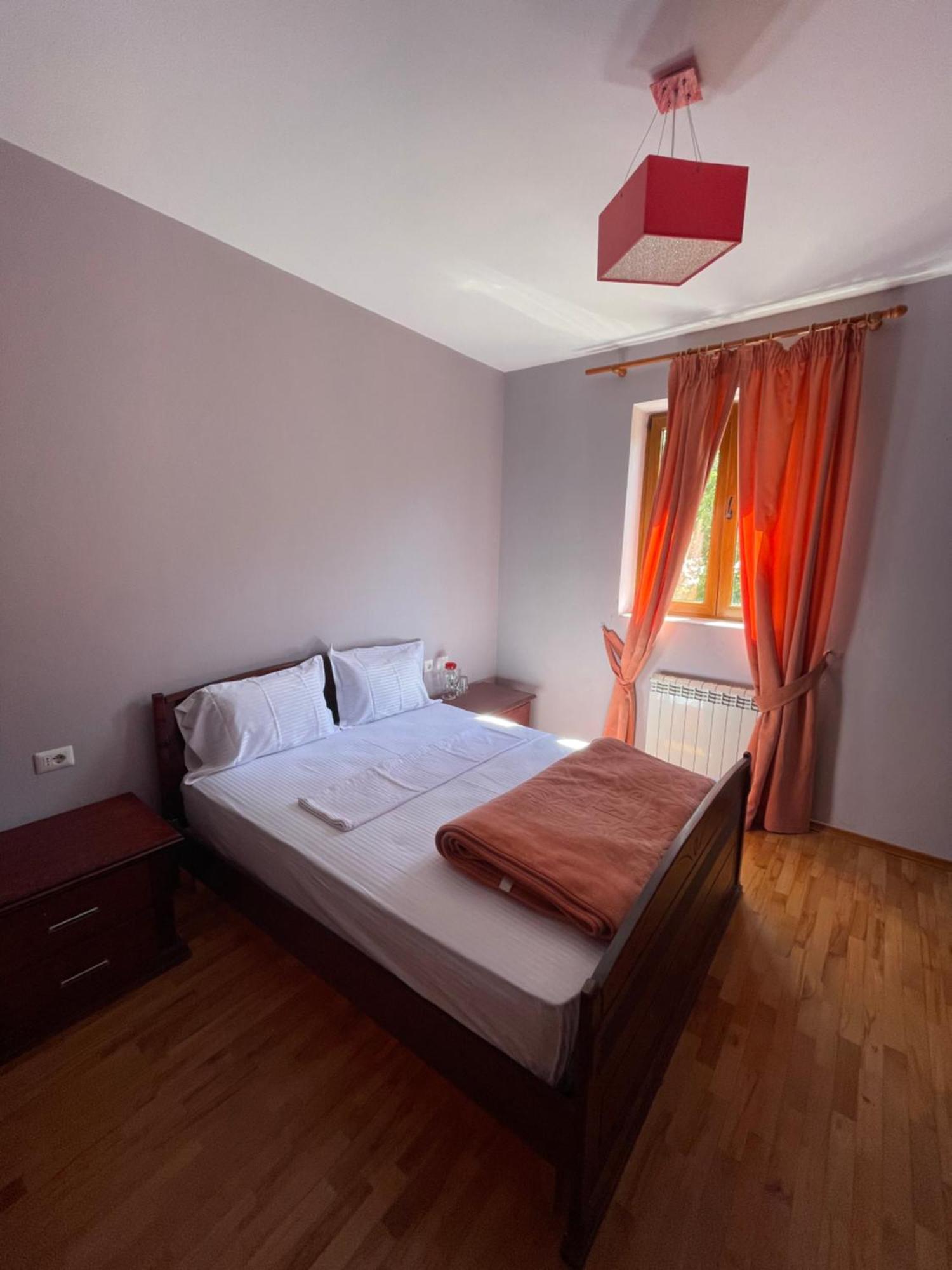 Lura Hotel Fushe-Lure Esterno foto