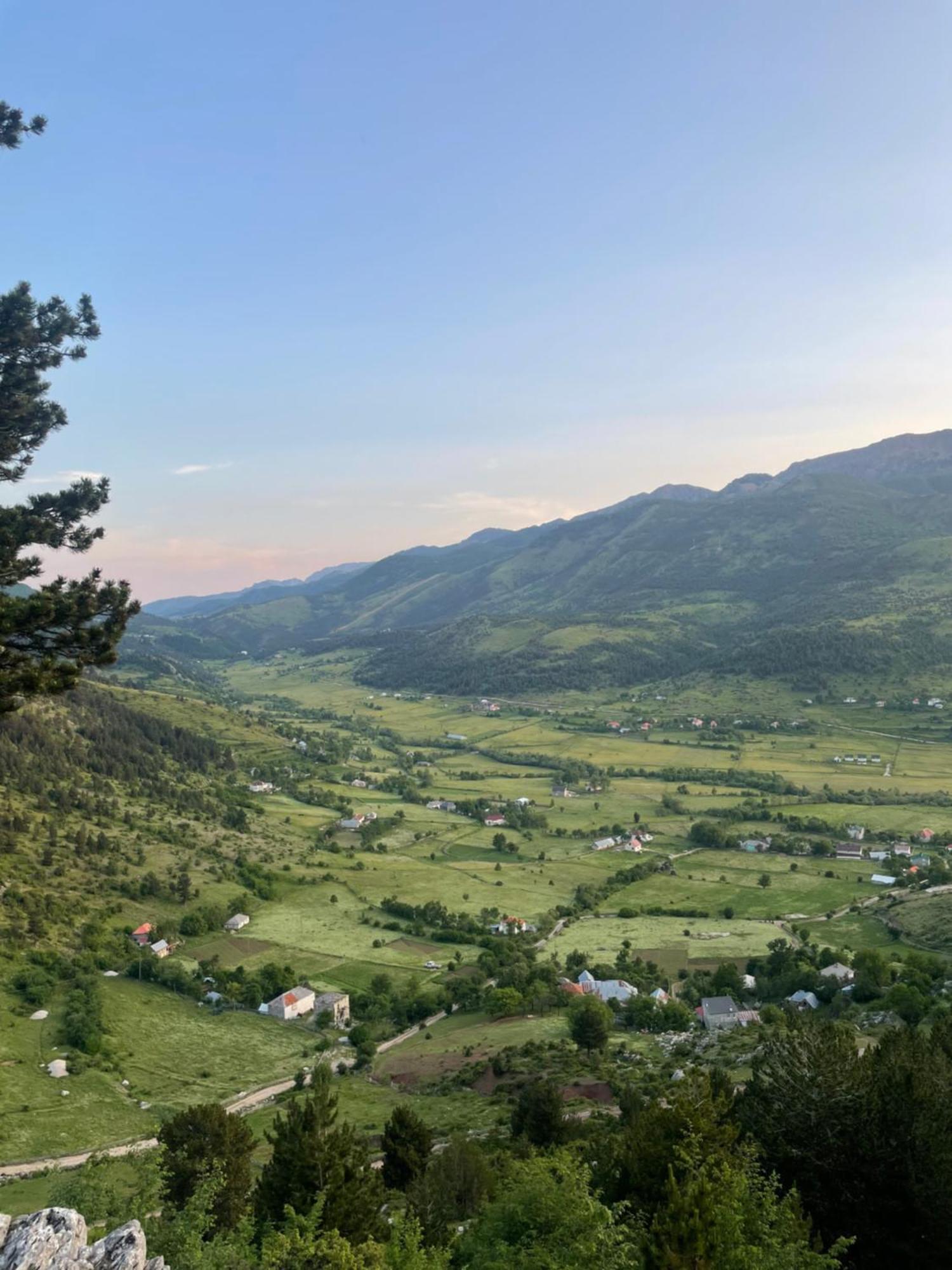Lura Hotel Fushe-Lure Esterno foto